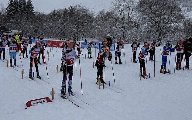 Massenstart Mädchen U10 (Bild Martia Gisler)