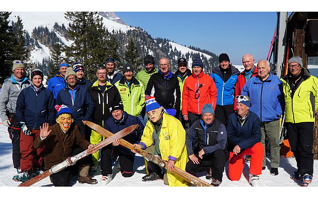 Ehemalige OK-Mitglieder und Helfer über viele Jahre Ehemalige OK-Mitglieder und Helfer über viele Jahre