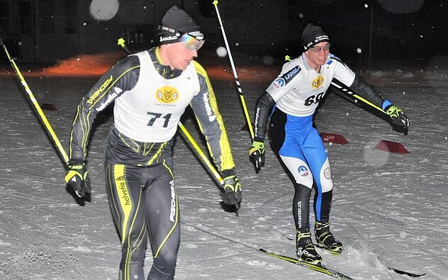Brüder Duell auf der Ziellinie: Marco (links) siegt vor Aaron Briker.