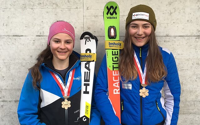 Von links nach rechts: Anja Wipfli und Florine Traxel haben sich für den GP Migros Final qualifiziert!