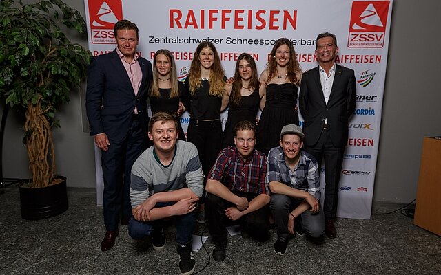 Die ausgezeichneten Urrnerinnen und Urner anlässlich der 8. Zentralschweizer Schneesportgala 2017: Die ausgezeichneten Urrnerinnen und Urner anlässlich der 8. Zentralschweizer Schneesportgala 2017: