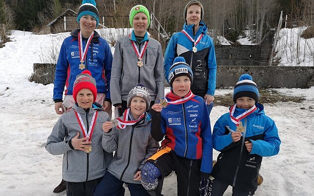 Die Urner Finalteilnehmer hinten von links: Livio Gisler, Robin Zurfluh, Luca Gisler, vorne von links: Jonas Zurfluh, Noe Huwyler, Noah Gisler und Daniel Kaiser