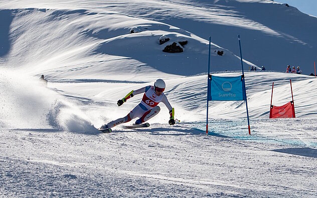 Noah Gisler auf seiner Fahrt zum Super G Schweizermeistertitel Noah Gisler auf seiner Fahrt zum Super G Schweizermeistertitel