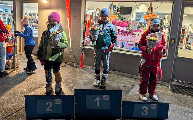 Podest Mädchen U10 mit Elin Briker (Mitte)