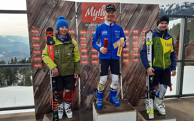 Der Erstfelder Gian Epp, SC Gotthard Andermatt (in der Bildmitte) wurde zweifacher Tagessieger Der Erstfelder Gian Epp, SC Gotthard Andermatt (in der Bildmitte) wurde zweifacher Tagessieger