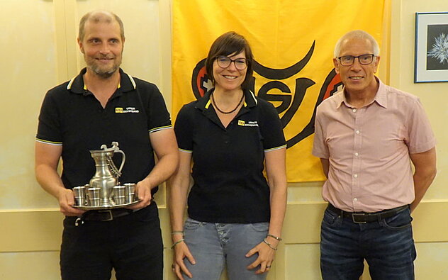 Altpräsident und neues Ehrenmitglied Urs Briker, neue Sekretärin Beatrice Indergand-Gisler und der neu gewählte Präsident Martin Arnold