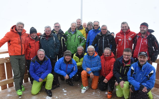 Die Ehrenmitglieder des Urner Skiverbandes trafen sich mit dem Vorstand zu einem interessanten und wertvollen Austausch in Andermatt (Bild Urner Wochenblatt / Martina Tresch-Regli)
