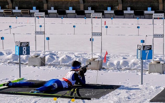 Orlando Cathry, beim Liegendschiessen in Notschrei (D), qualifizierte sich dank dem 5. Platz in der Cup-Gesamtwertung für einen Ländervergleich in Seefeld (A) (Bild Flavia Cathry)