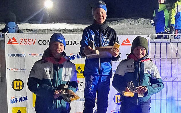 Das Siegertrio des SC Gotthard Andermatt bei den Knaben U12 mit David Russi (links), Orlando Cathry (mitte) und Jun Zberg (rechts), Bild Flavia Cathry Das Siegertrio des SC Gotthard Andermatt bei den Knaben U12 mit David Russi (links), Orlando Cathry (mitte) und Jun Zberg (rechts), Bild Flavia Cathry