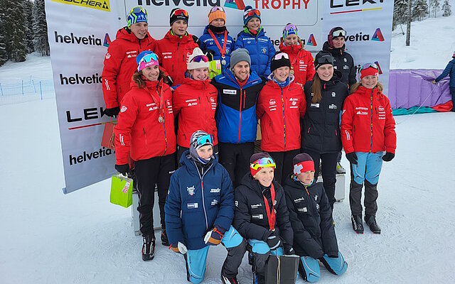 Die Urner Delegation mit dem ehemaligen Spitzenlangläufer Roman Furger (Bildmitte) / Foto Roman Briker Die Urner Delegation mit dem ehemaligen Spitzenlangläufer Roman Furger (Bildmitte) / Foto Roman Briker