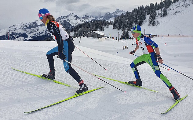 Der erbitterte Zweikampf zwischen Gisler Matteo (SSC Schattdorf, vorne) undd Nico Briker (SC Unterschächen, hinten) um den Meistertitel der Kategorie U14/16 Der erbitterte Zweikampf zwischen Gisler Matteo (SSC Schattdorf, vorne) undd Nico Briker (SC Unterschächen, hinten) um den Meistertitel der Kategorie U14/16
