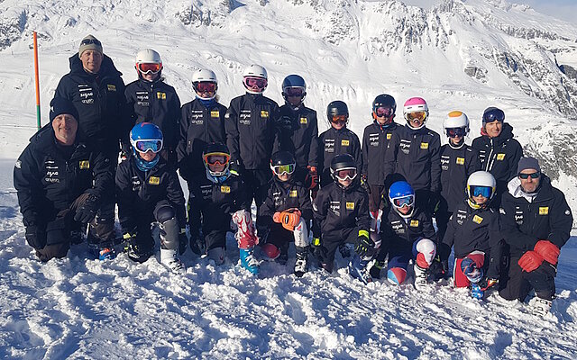 USV Alpin JO-Kader mit Trainerteam USV Alpin JO-Kader mit Trainerteam